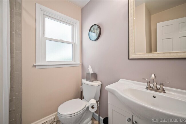 Building Photo - 747 Cheever Ave