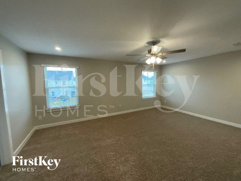 Building Photo - 1880 Tacoma Wy.