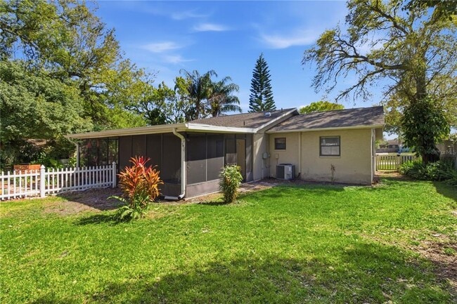 Building Photo - 216 4th Ave SW