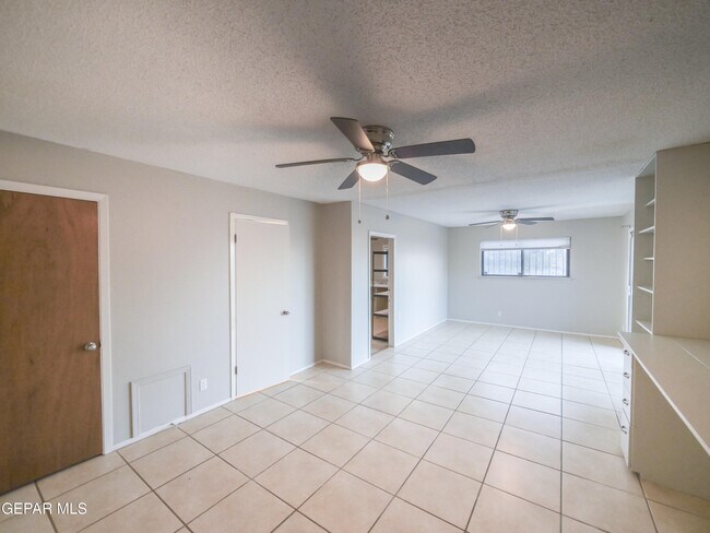 Building Photo - 3213 El Morro Rd