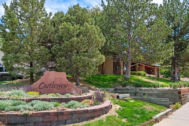 Building Photo - 701 Canyon Dr