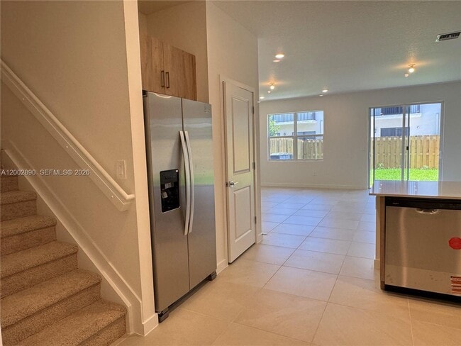 Building Photo - 178 NE 14th St