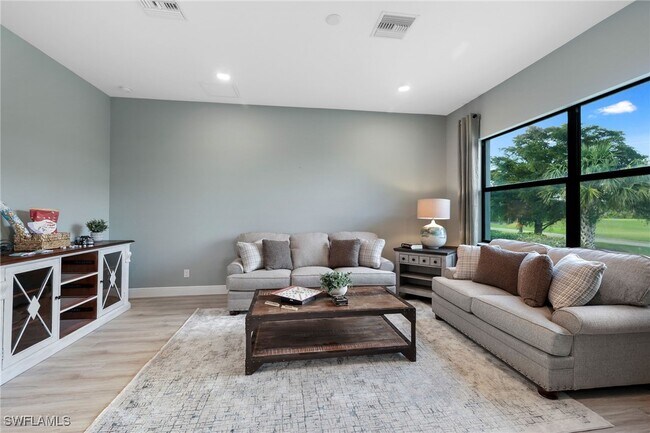 Building Photo - 6851 Lakewood Isle Dr