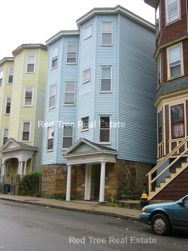 Building Photo - 146 Hillside St