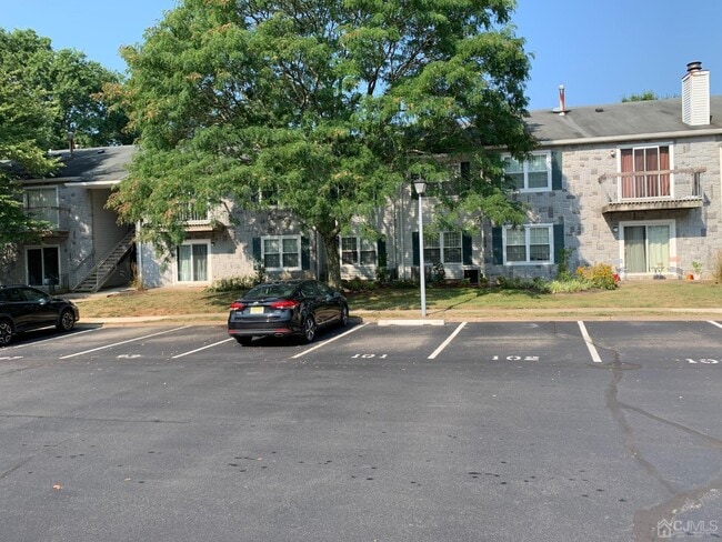 Primary Photo - 101 Quince Ct