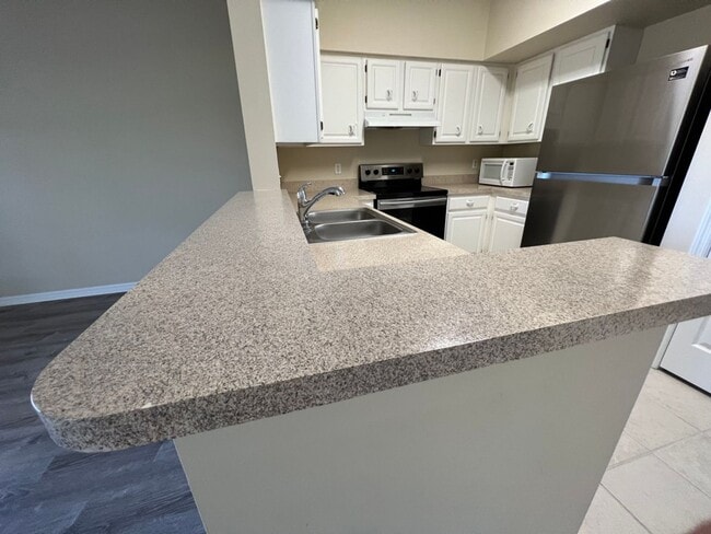 Building Photo - Spacious 2/2 in The Links at Haile #u131