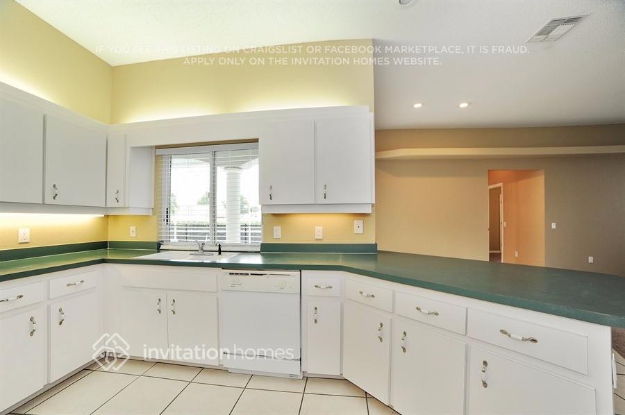 Building Photo - 8288 Short Way