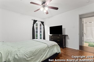 Building Photo - 8702 Village Dr