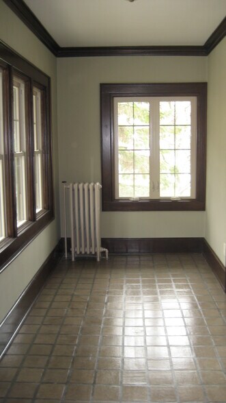 Building Photo - 2704 N Prospect Ave