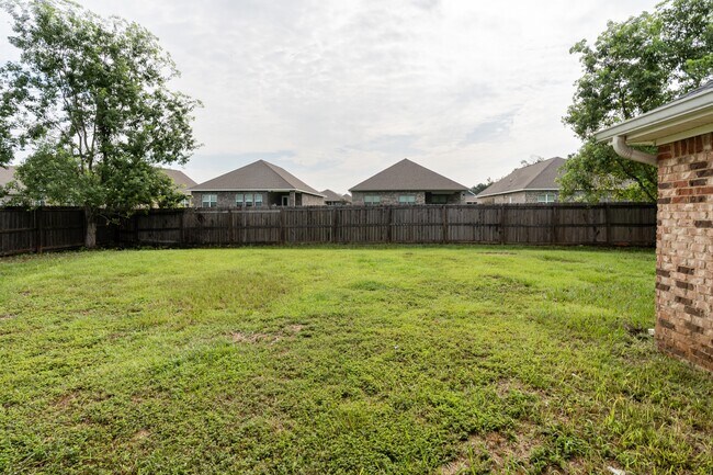 Building Photo - 1375 Selby Phillips Dr