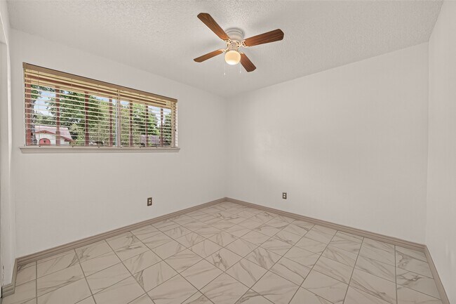 Building Photo - 5206 Olana Dr