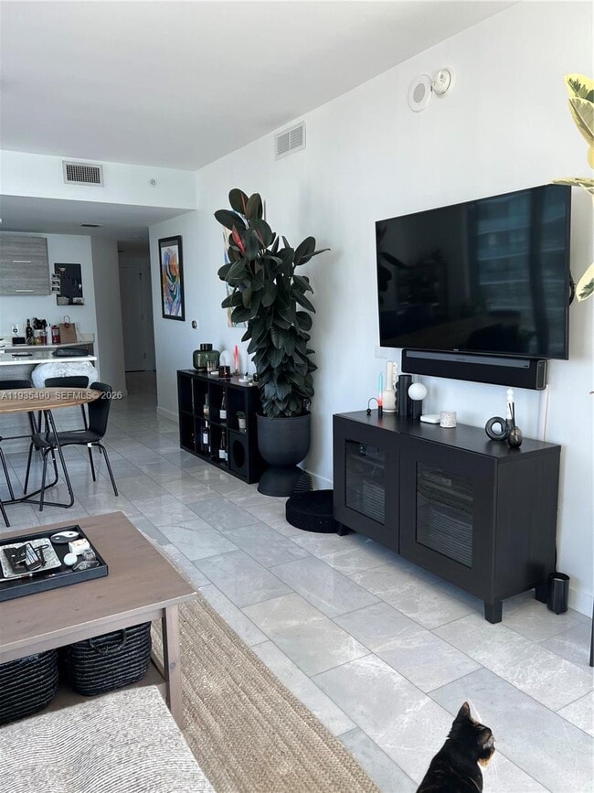 Building Photo - 650 NE 32nd St