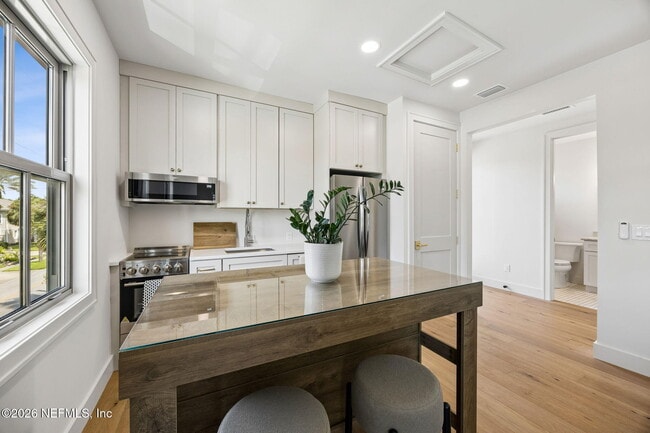 Building Photo - 265 12th St