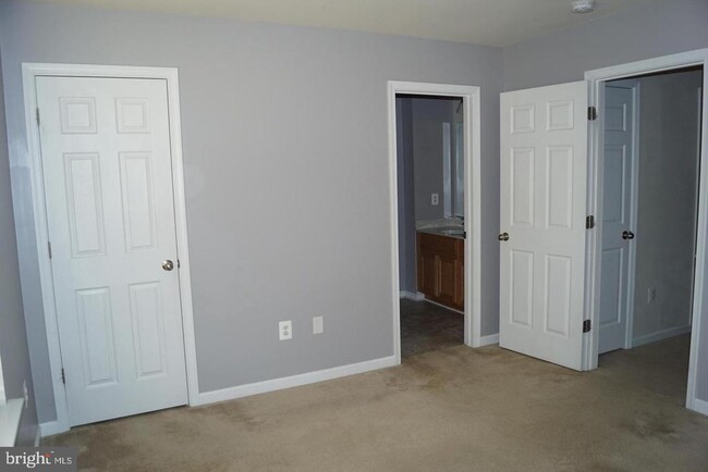 Building Photo - 3714 Oakley Ln