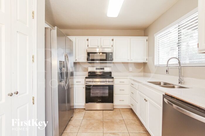 Building Photo - 21036 N 34th Dr