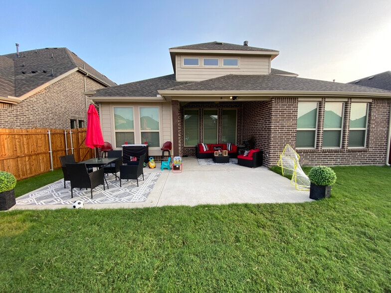 Building Photo - 3012 Mulberry Ave