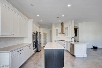 Building Photo - 10728 Elm Ridge Ave