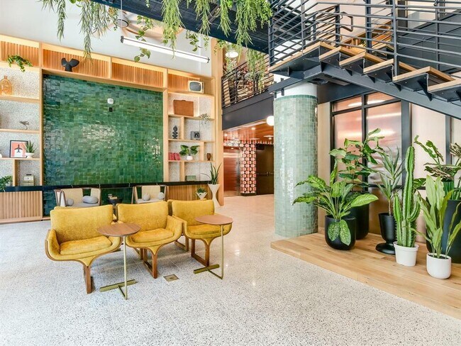 Building Photo - 1701 Simond Ave Ave