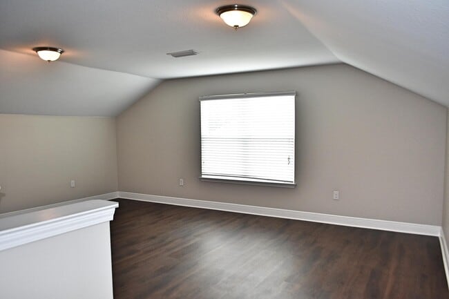 Building Photo - 192 Windchime Way