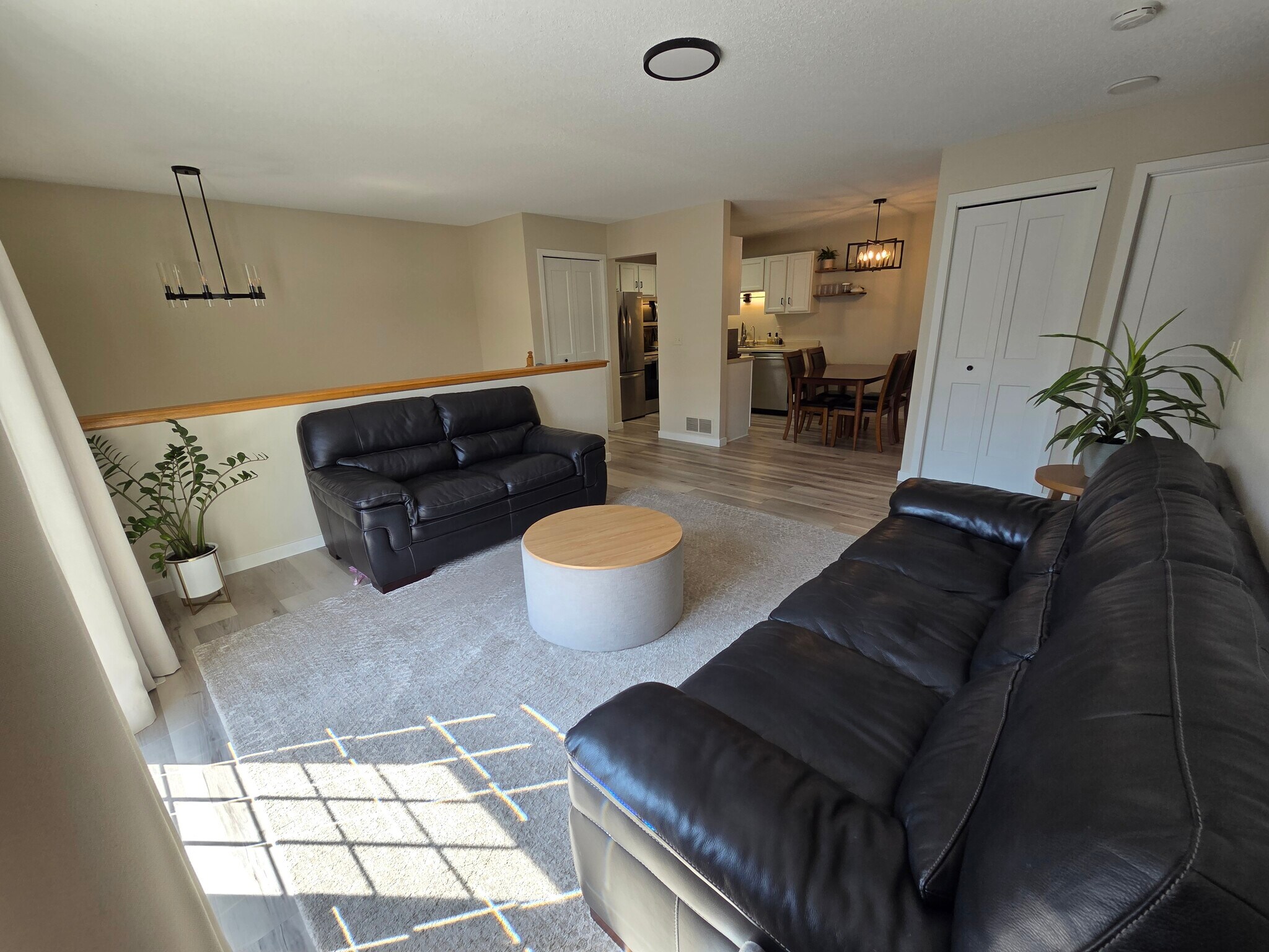 Building Photo - 301 Appleblossom Ln