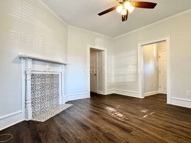 Building Photo - 2BR/1BA Nicely remodeled historic home in ...