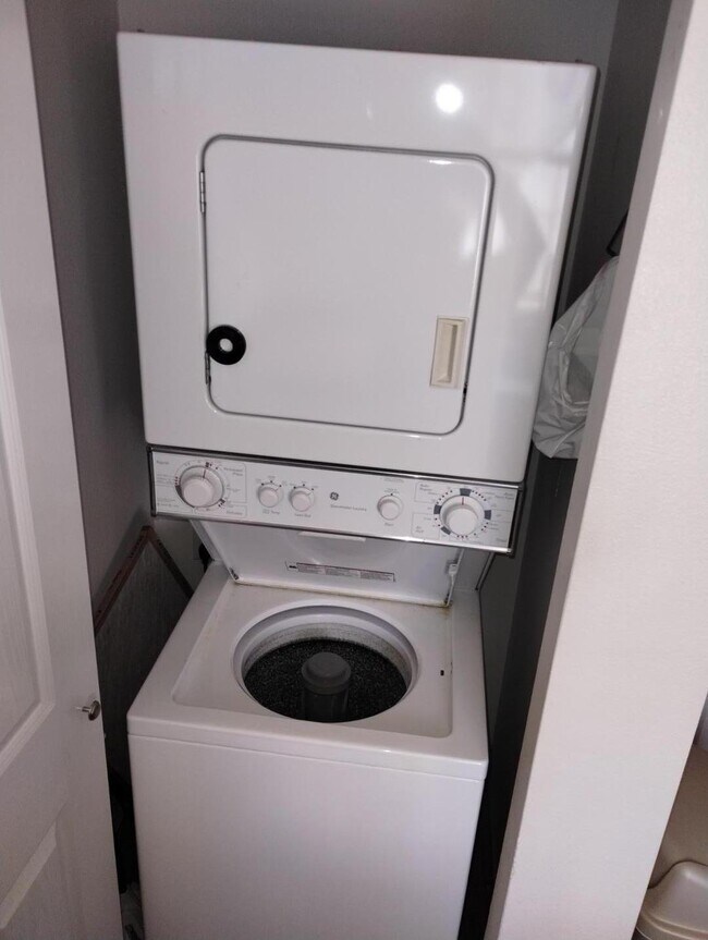 Building Photo - 7300 N 51st Ave