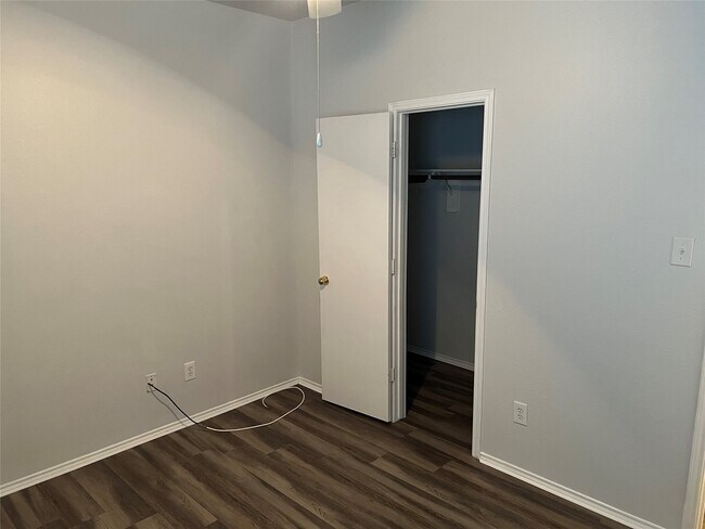 Building Photo - 1907 Cold River Dr