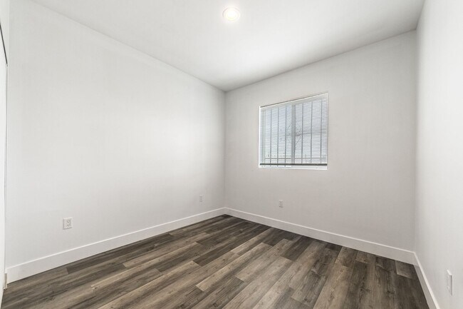 Building Photo - Spacious 4-Bedroom, 3-Bath Home – Modern Upgrades & Parking Included