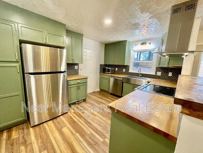 Building Photo - 1603 Hickory Ridge Court