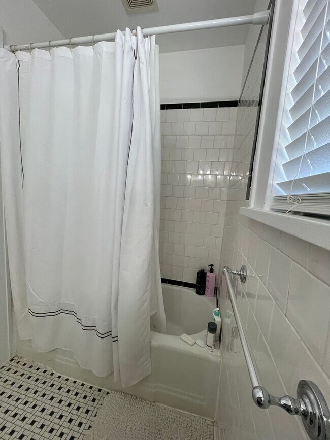 Building Photo - Wagener Terrace Townhome Unit!