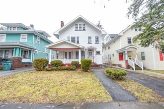 Building Photo - 200 Elmdorf Ave