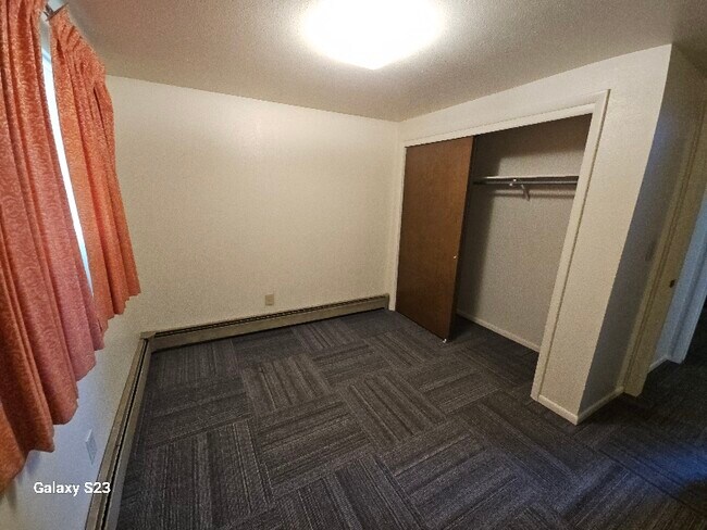 Building Photo - 370 Shoshone Ave