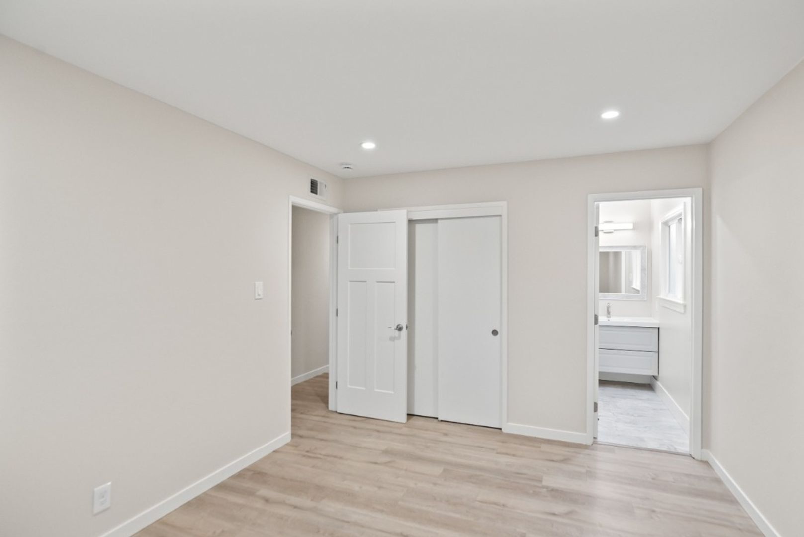 Building Photo - 692 Pomeroy Ave