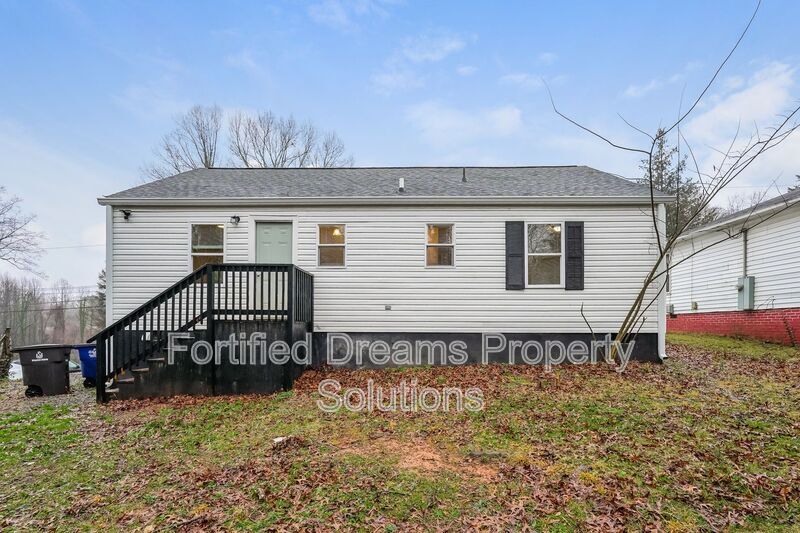 Building Photo - 3718 Tech Ave