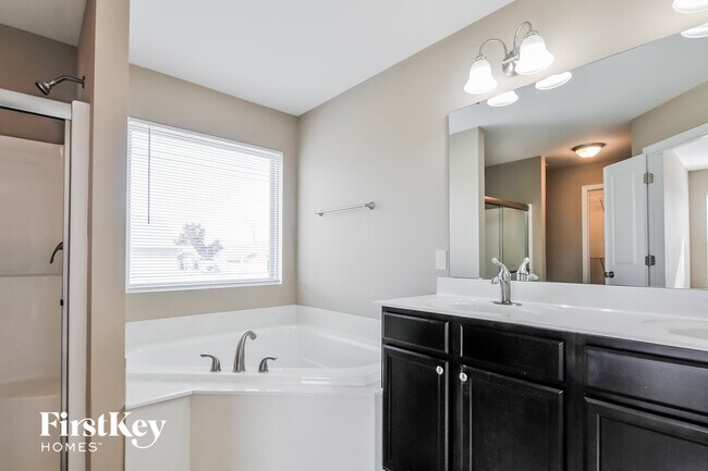 Building Photo - 678 Lost Canyon Blvd