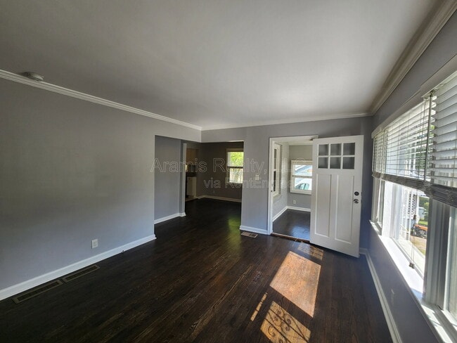 Building Photo - 120 Burbank Dr NW