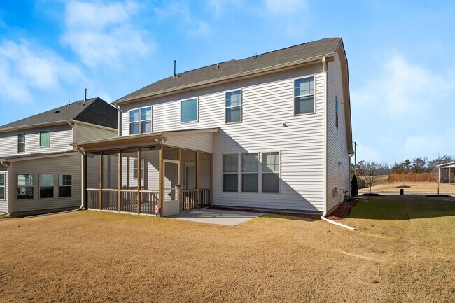 Building Photo - Amazing location in Durham-Pool, Tennis Courts, Gym!
