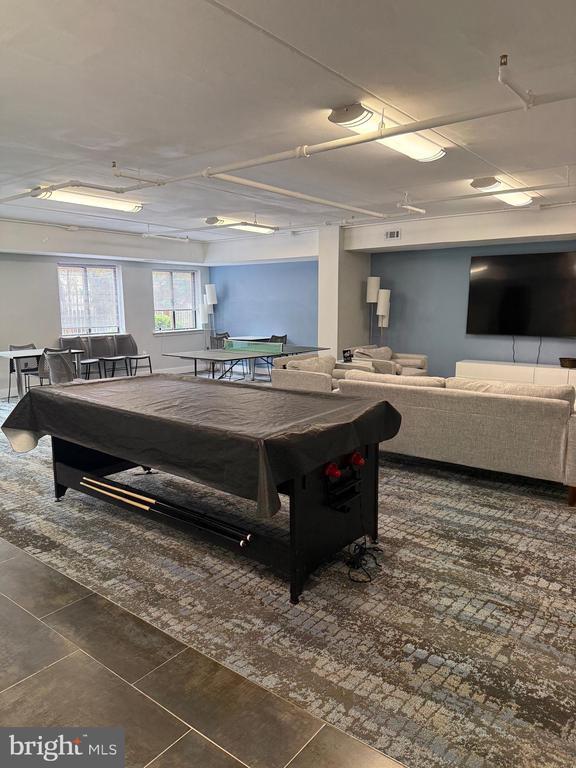 Building Photo - 200 Lombard St