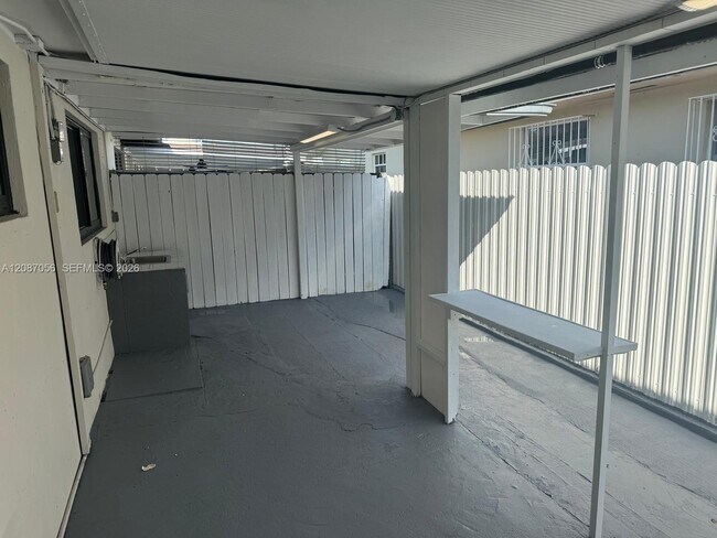 Building Photo - 30 NW 56th Ct