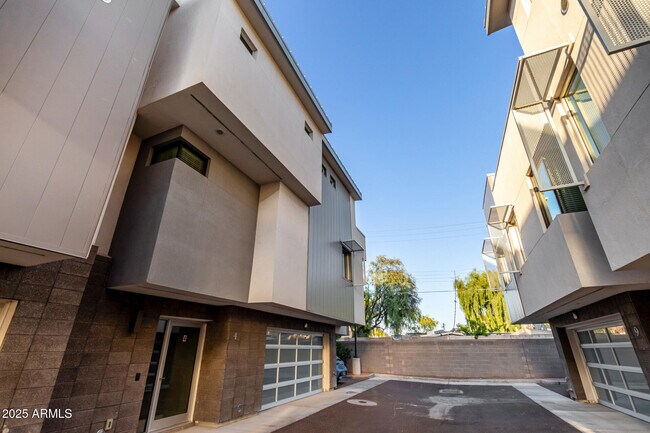 Building Photo - 4525 N 40th St