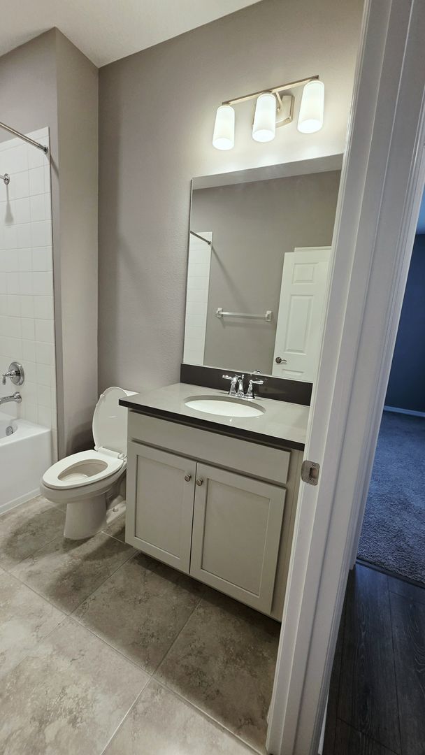 Building Photo - Executive 4BR / 3.5BA Home | Loft • Office...