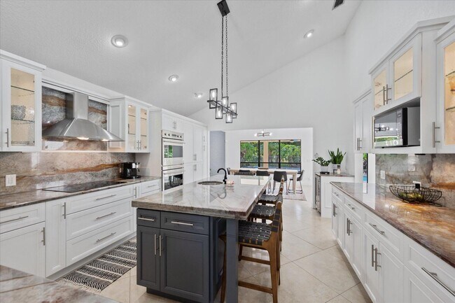 Building Photo - 12638 Quercus Ln