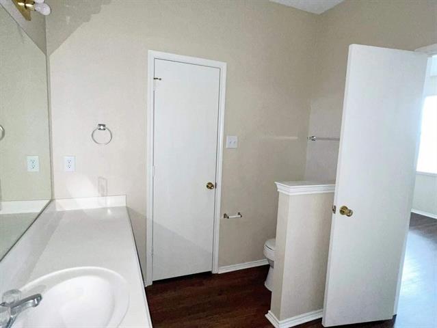 Building Photo - 10416 Phantom Hill Rd