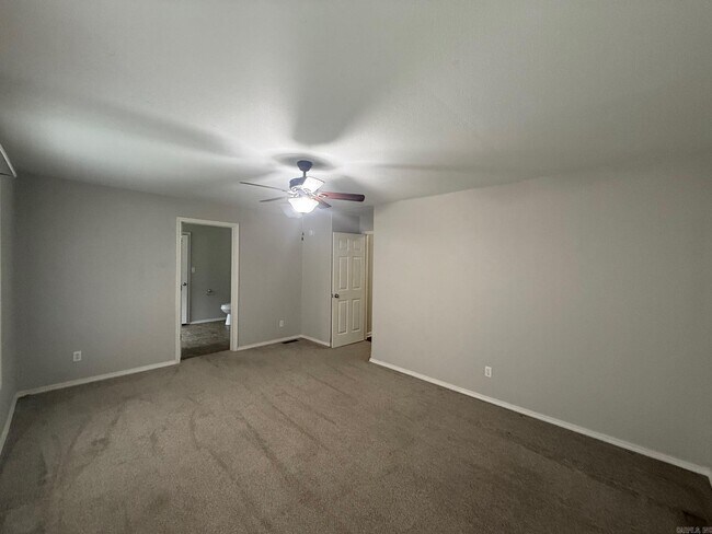 Building Photo - 514 Wisteria Dr