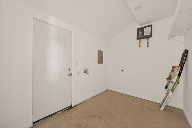 Building Photo - 3922 Alsace St