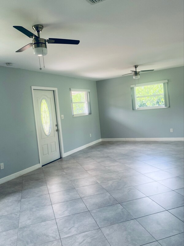 Building Photo - 6255 SW 62nd Ct