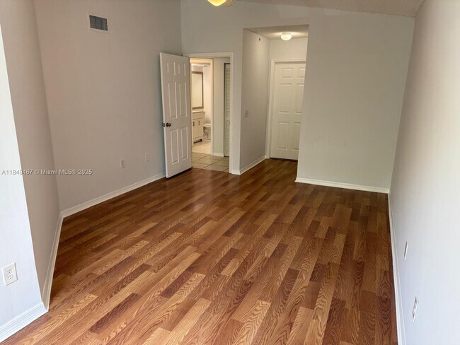 Building Photo - 165 NW 96th Terrace