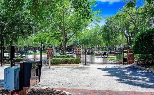 Building Photo - 10000 Gate Pkwy N