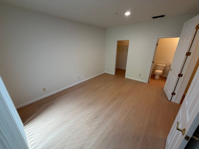 Building Photo - Dublin The Vineyards, 3 Bed 3 bath, Community Pool, Greenbelt, Close to 580 and BART