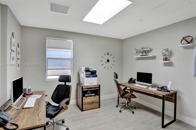 Building Photo - 6917 Collins Ave